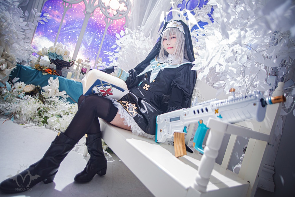 【C102】ブルアカ 歌住サクラコ コスプレ写真集「Confess Your Sins」