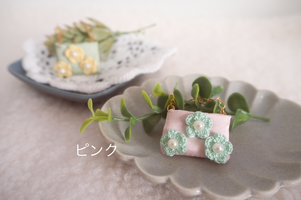 サテンのお花ポシェット