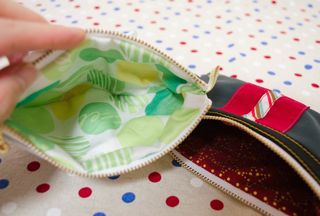 🩲型ミニポーチ