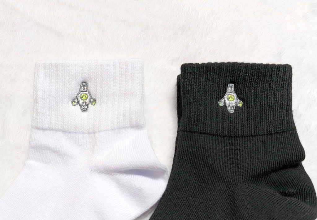 ハック刺繍靴下