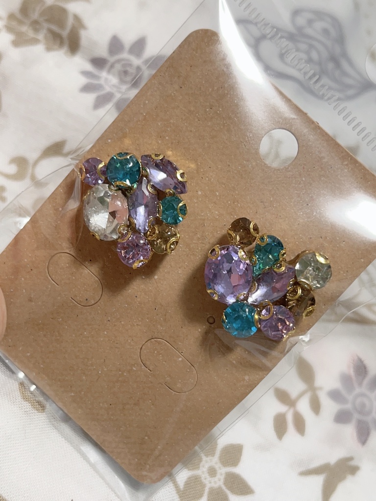 アズール・アーシェングロット イメージビジューピアス