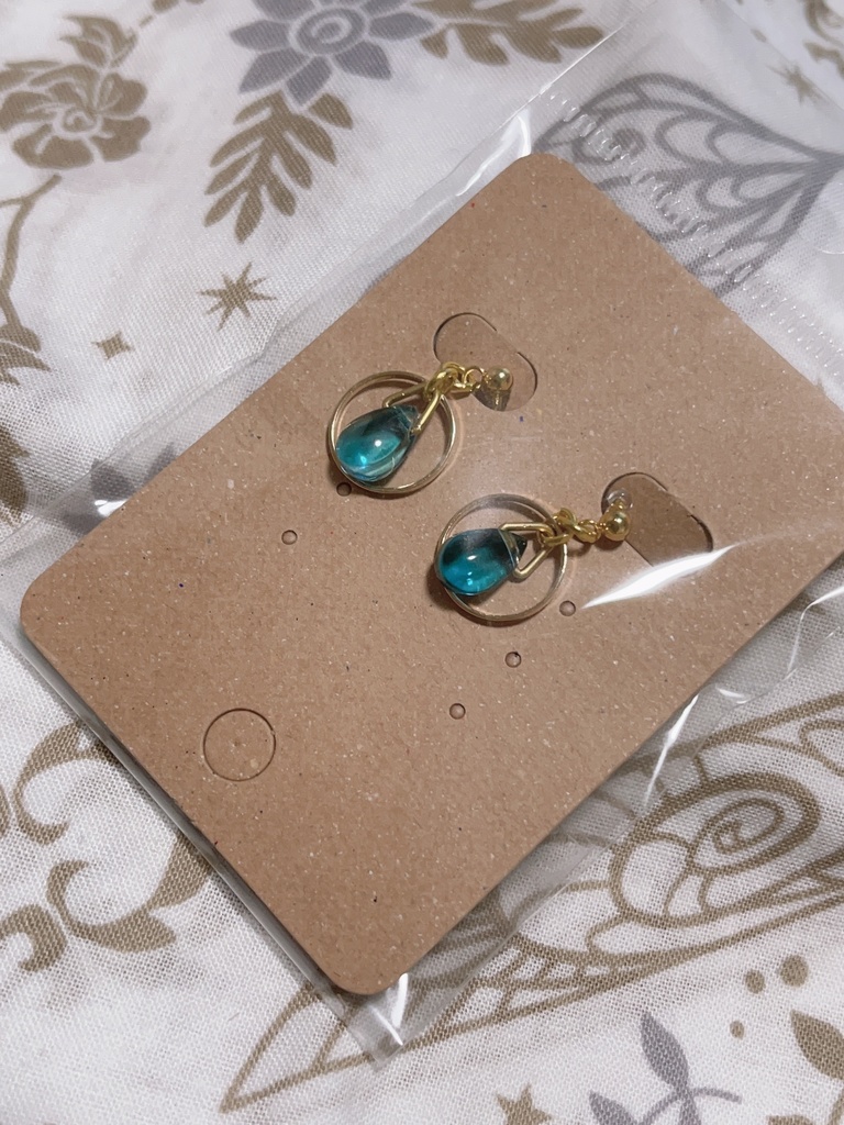 オクタヴィネルイメージイヤリング 円環する慈愛の海