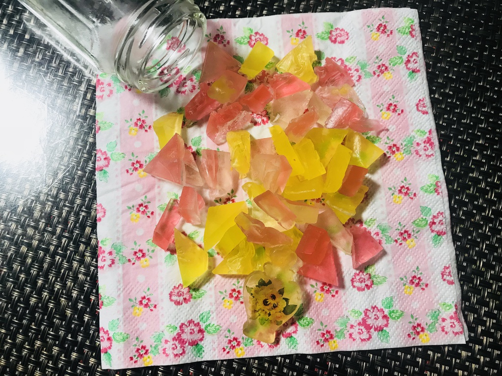 琥珀糖みたいな石鹸