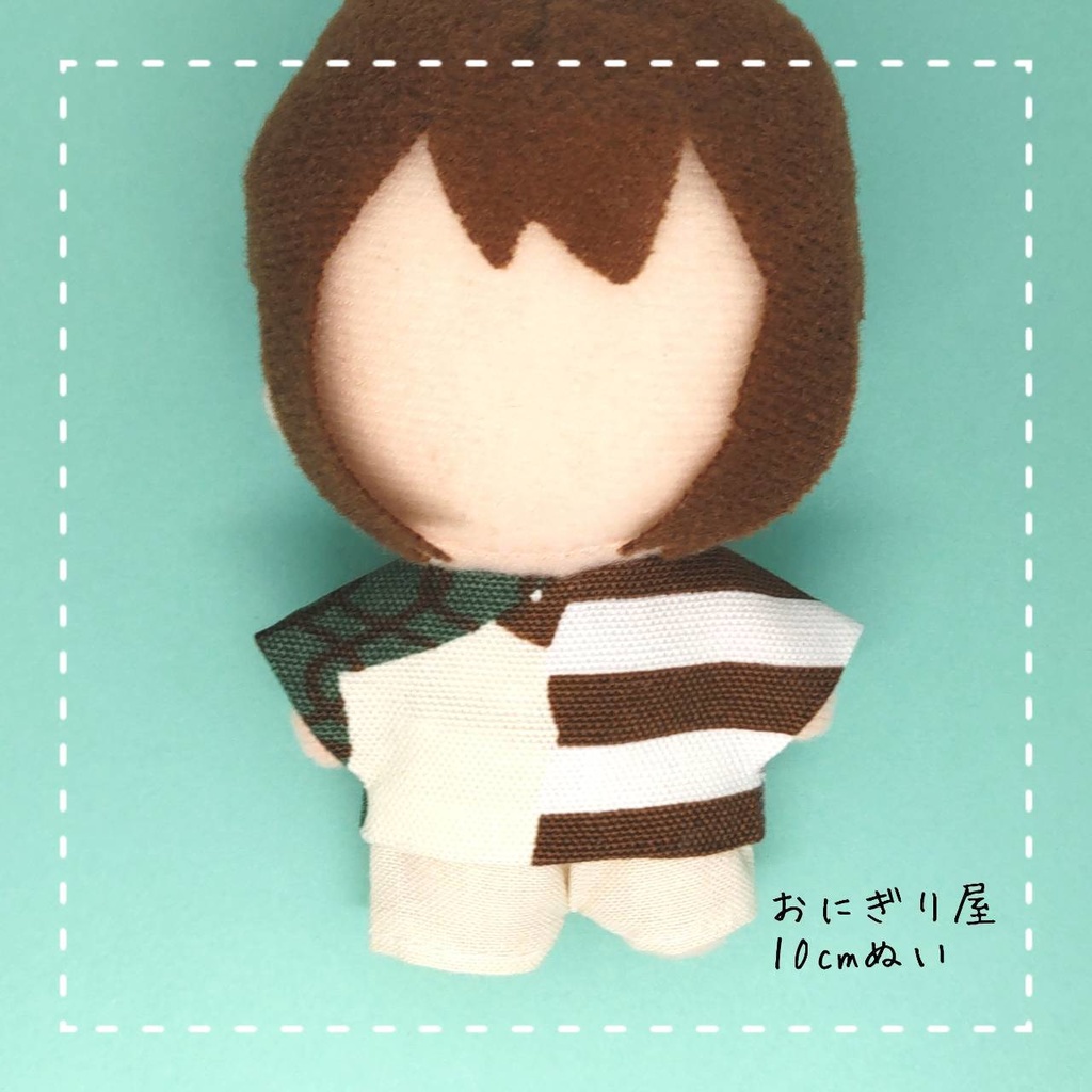 実は大きな猫のシンプルシャツ 10cmぬい服