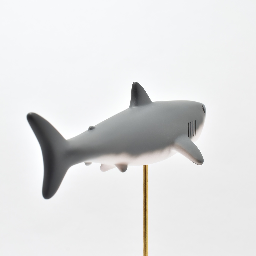 サメのフィギュア「ほほじろ」