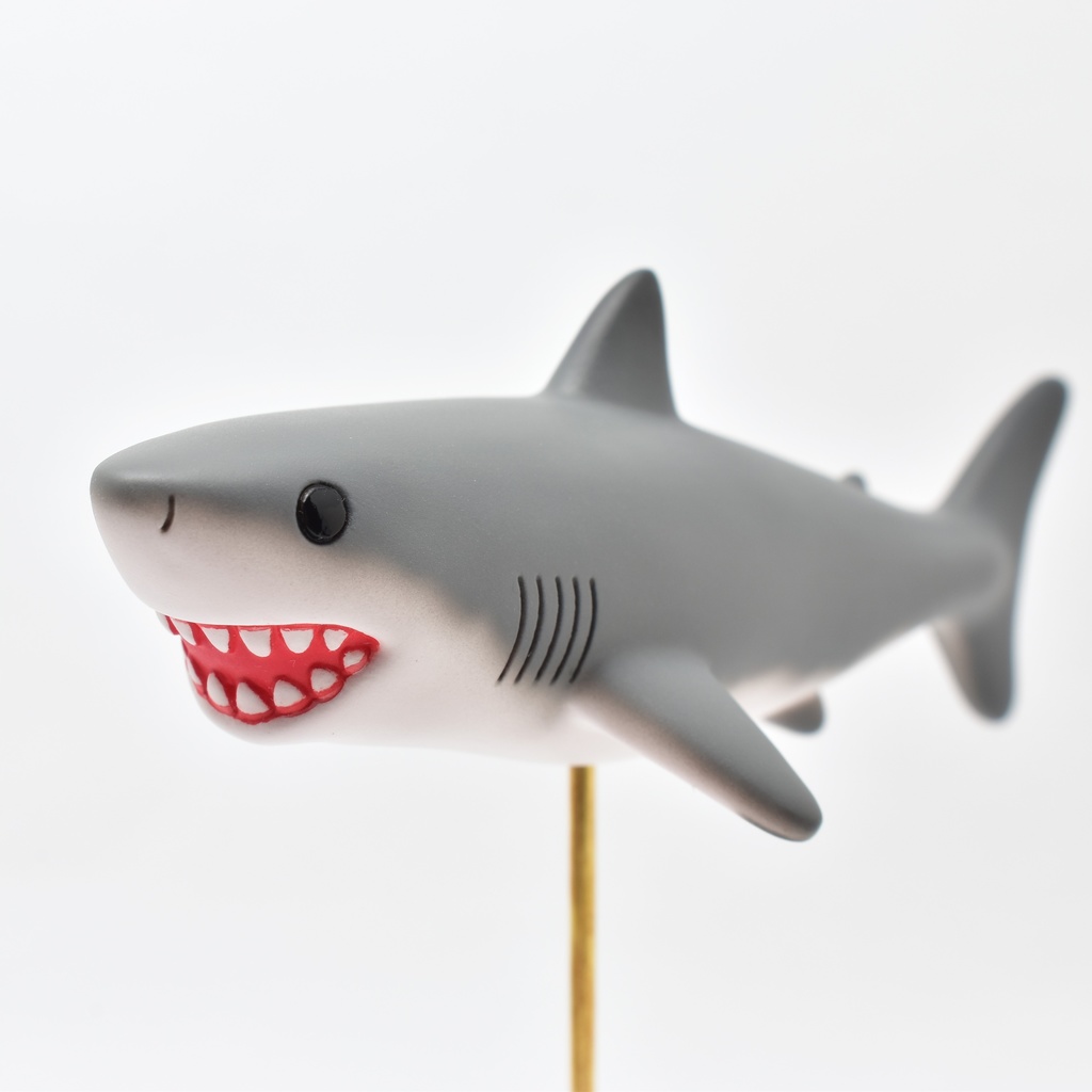 サメのフィギュア「ほほじろ」