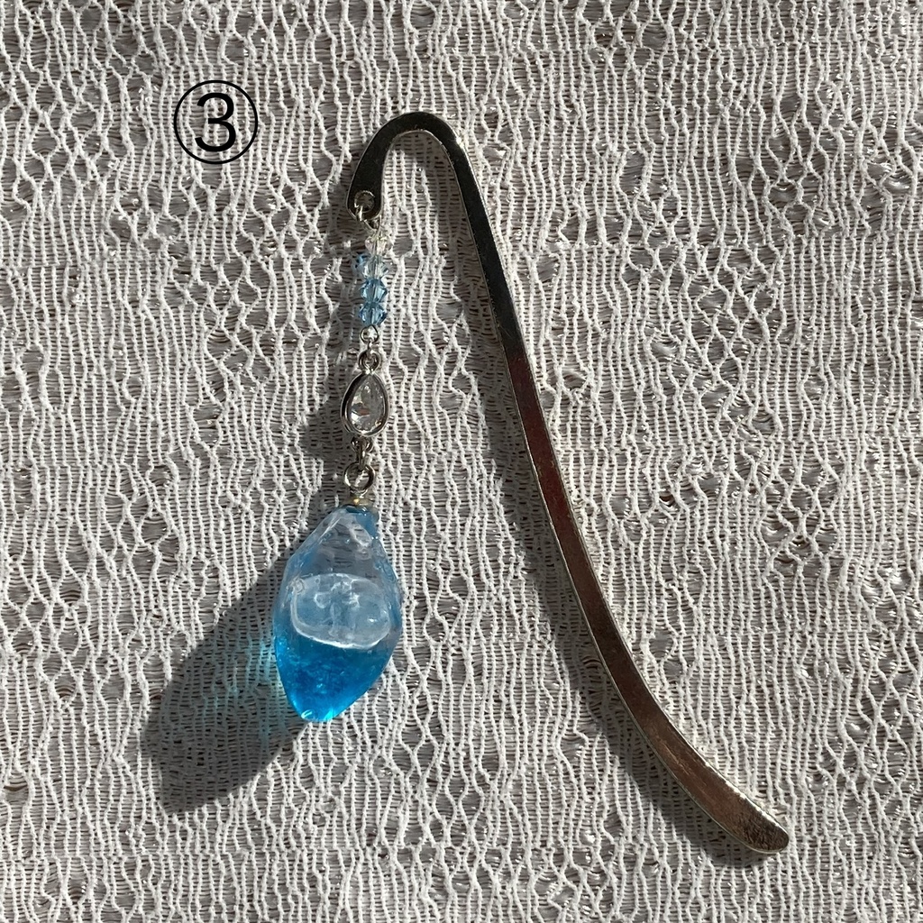 クラゲのレジンブックマーカー