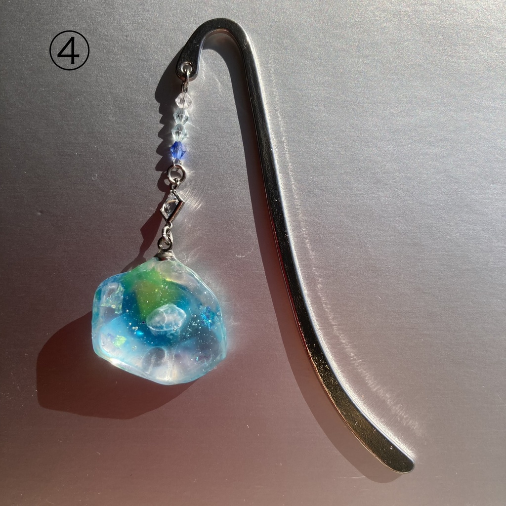 クラゲのレジンブックマーカー