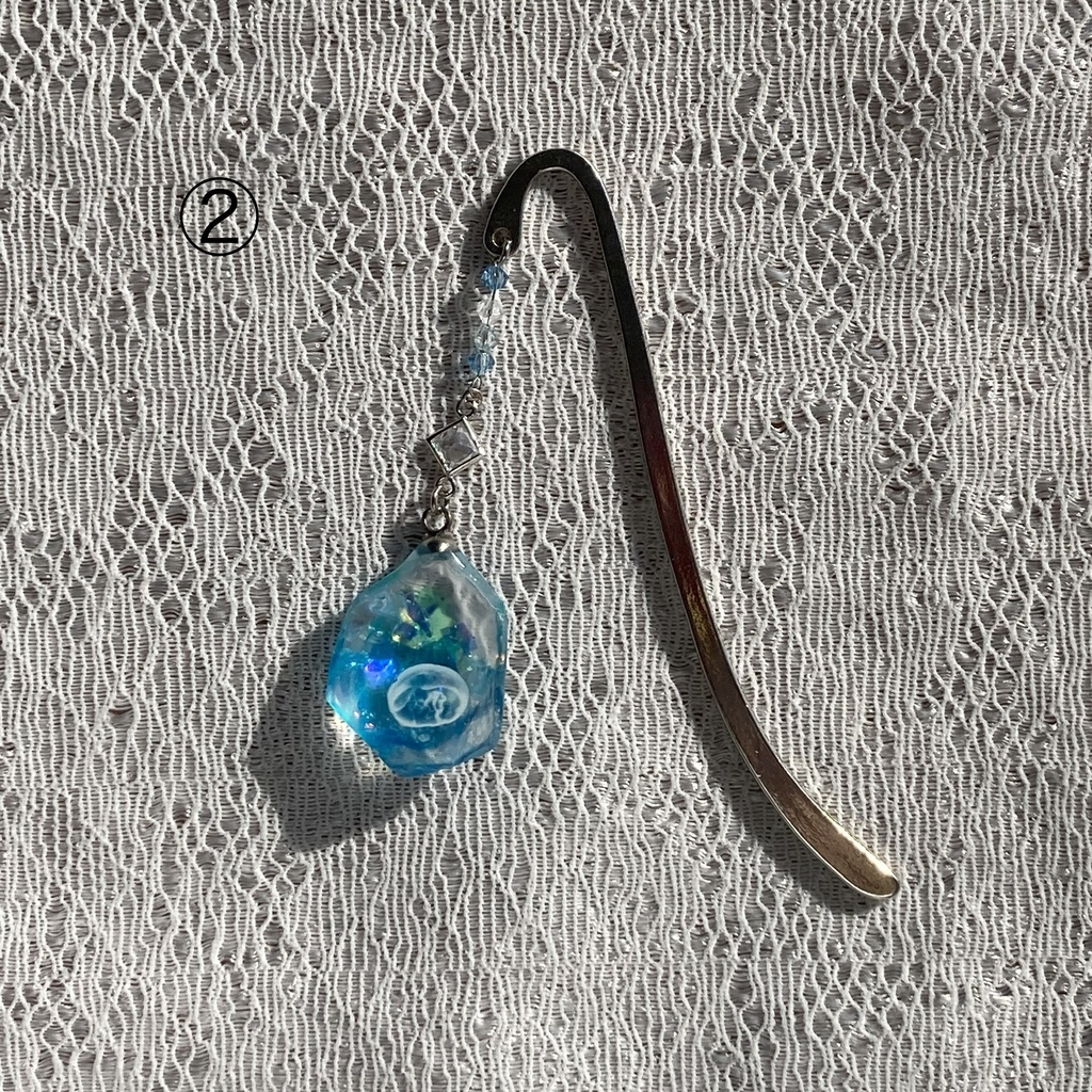 クラゲのレジンブックマーカー