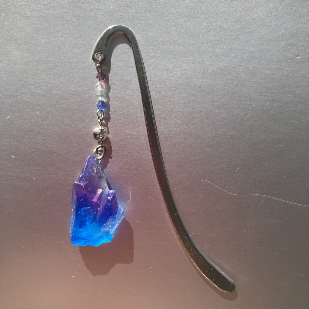 クラゲのレジンブックマーカー