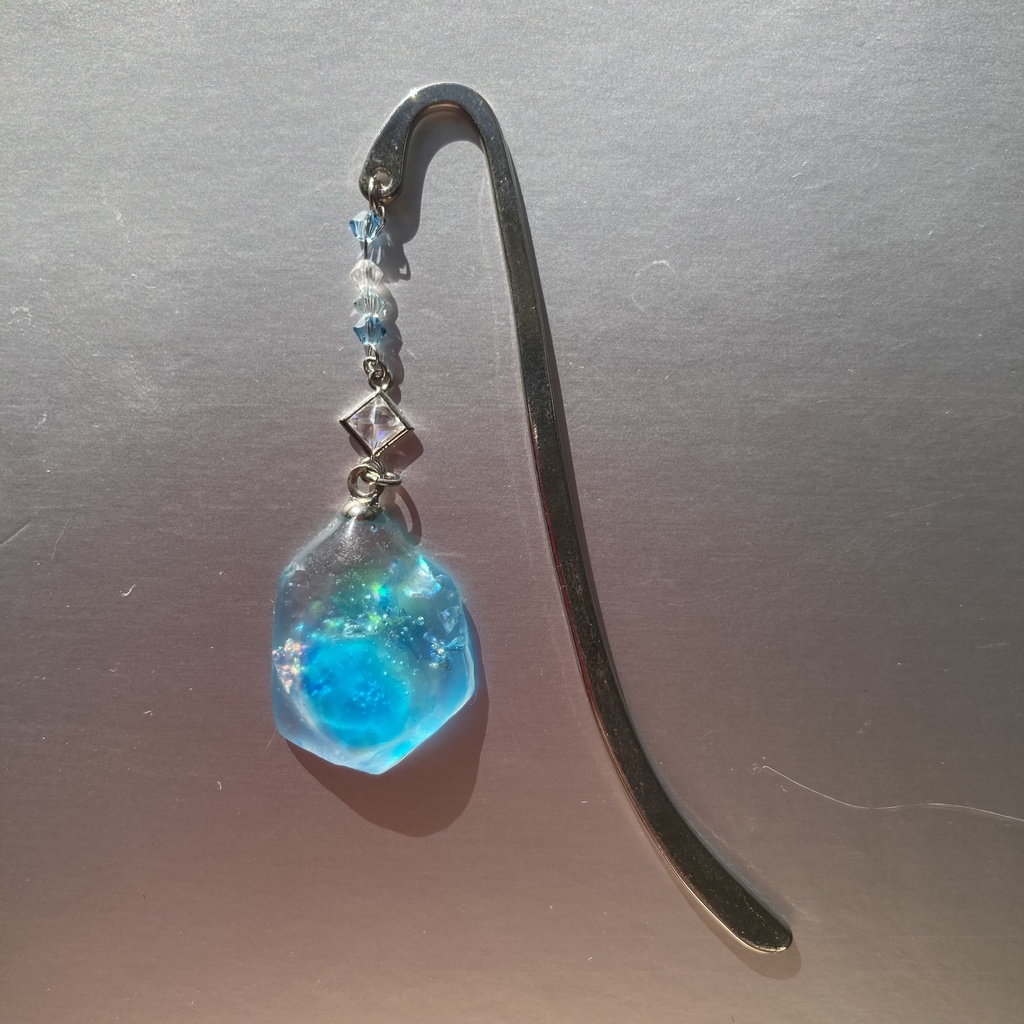 クラゲのレジンブックマーカー