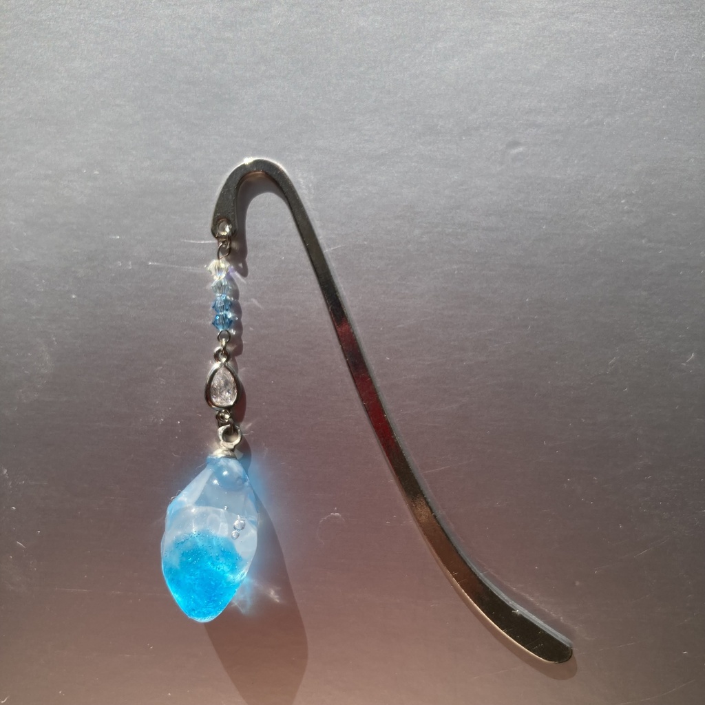 クラゲのレジンブックマーカー