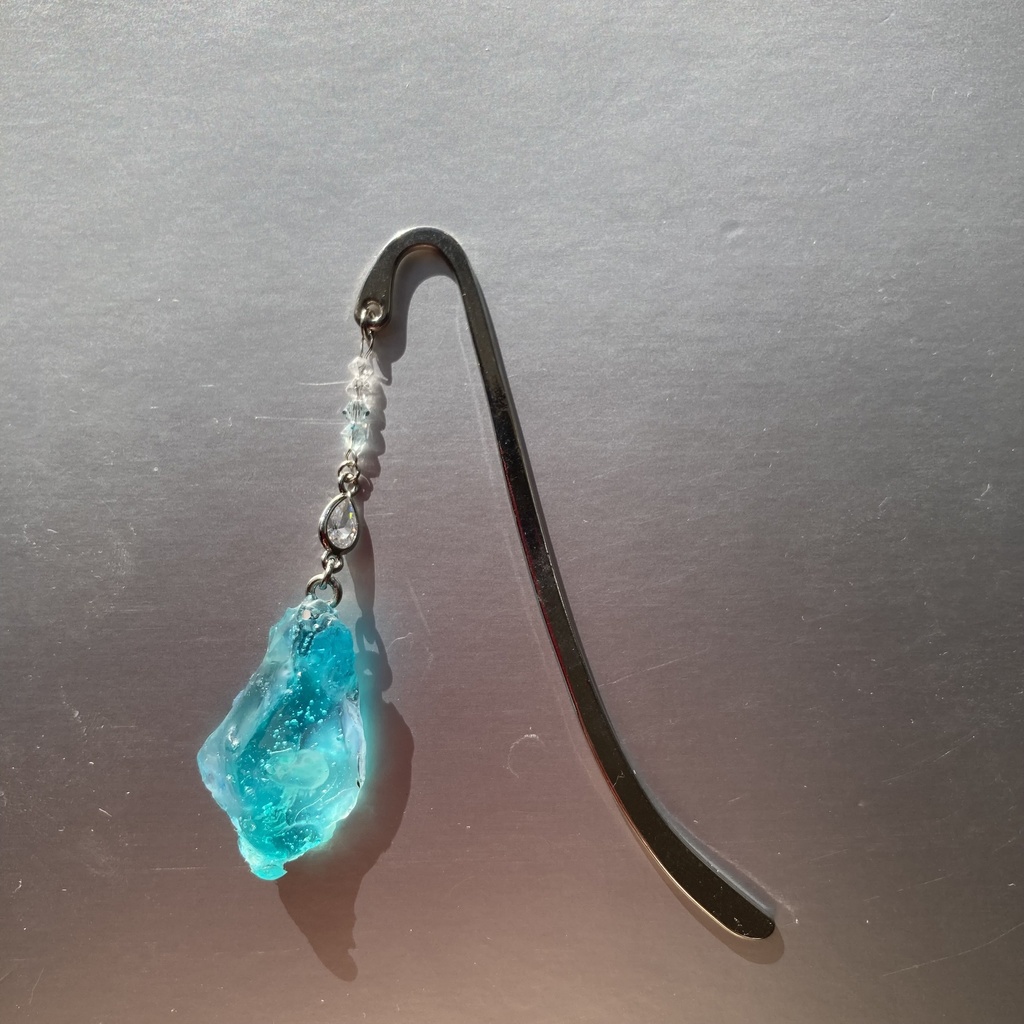 クラゲのレジンブックマーカー