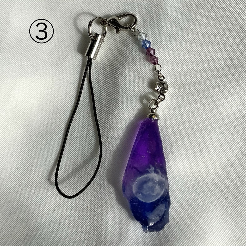 クラゲのレジンストラップ