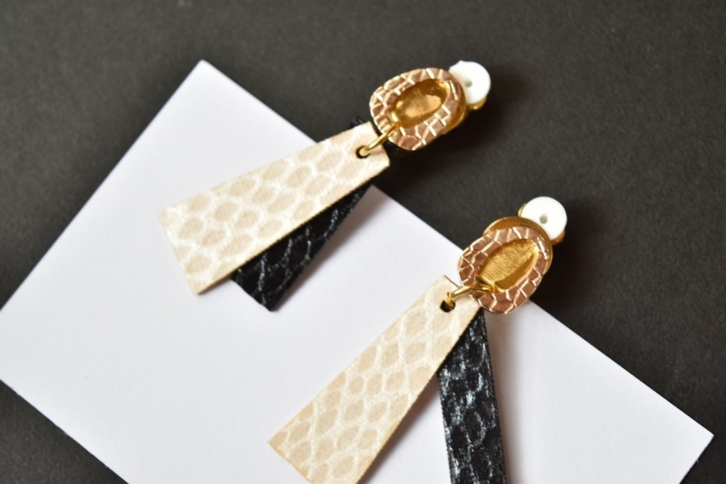 【鬼滅】蛇柱風イヤリング(orピアス)