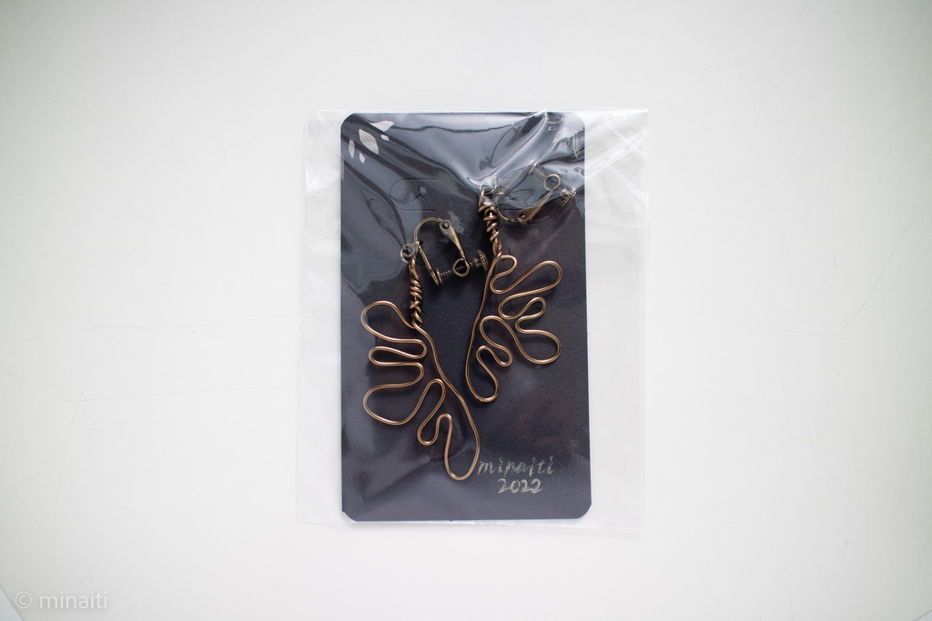 虚空 イヤリング(アンティークブラス)