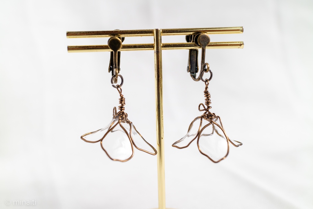 虚花 イヤリング(アンティークブラス)