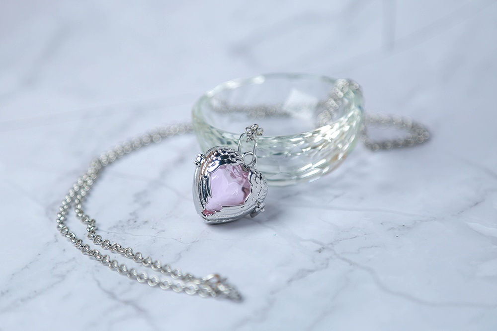 【アキヤ】香水入れ セーターチェーン