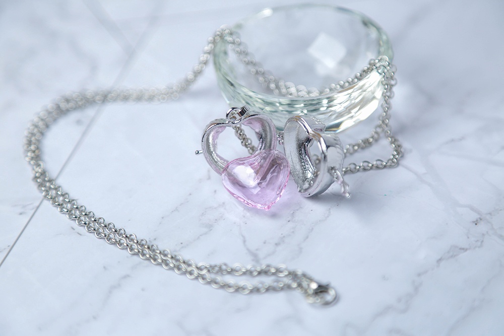 【アキヤ】香水入れ セーターチェーン