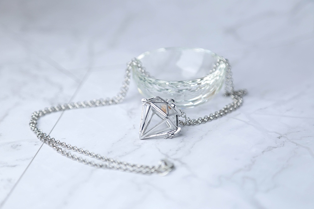 【アキヤ】香水入れ セーターチェーン