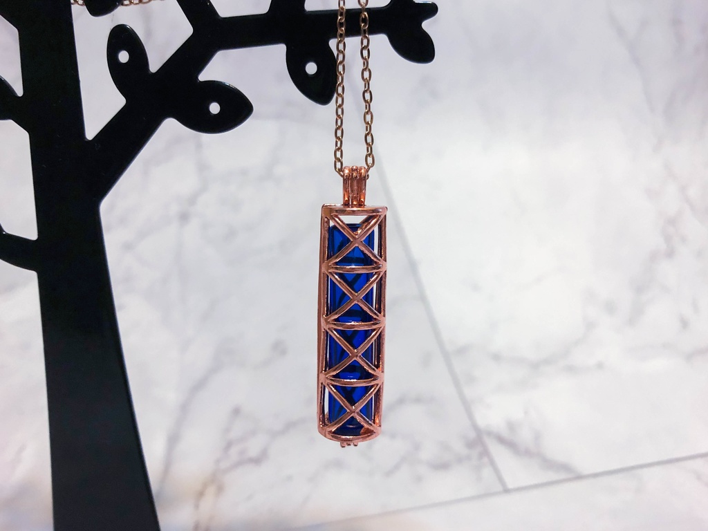 【アキヤ】香水入れ銀ネックレス