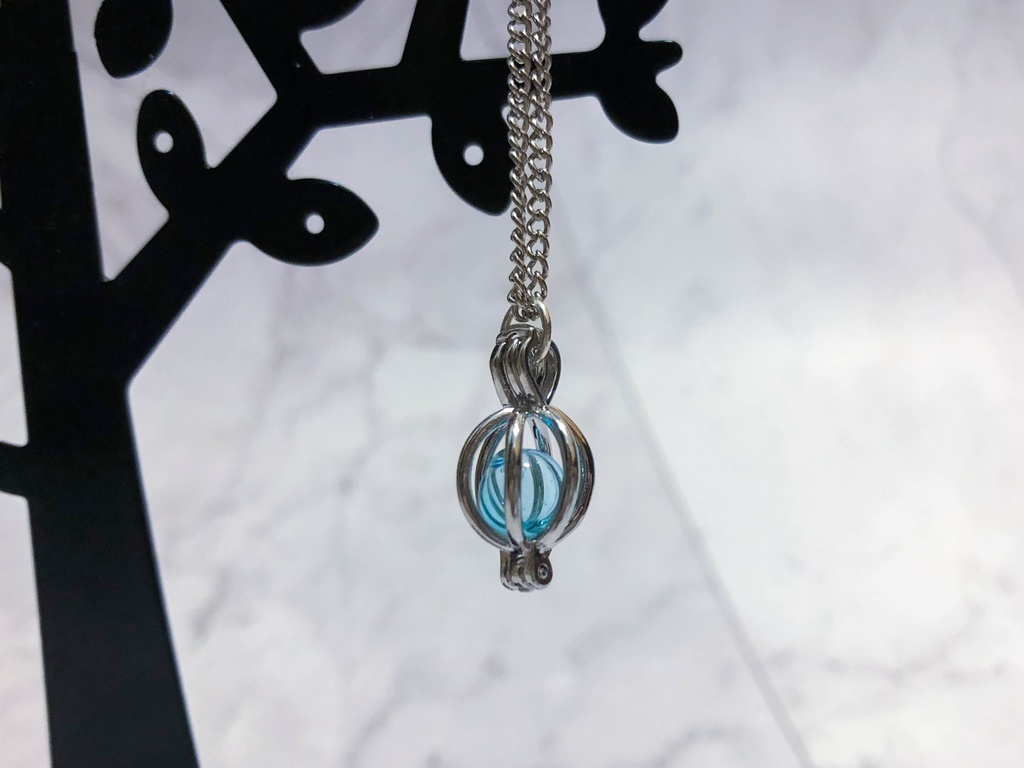 【アキヤ】香水入れ銀ネックレス