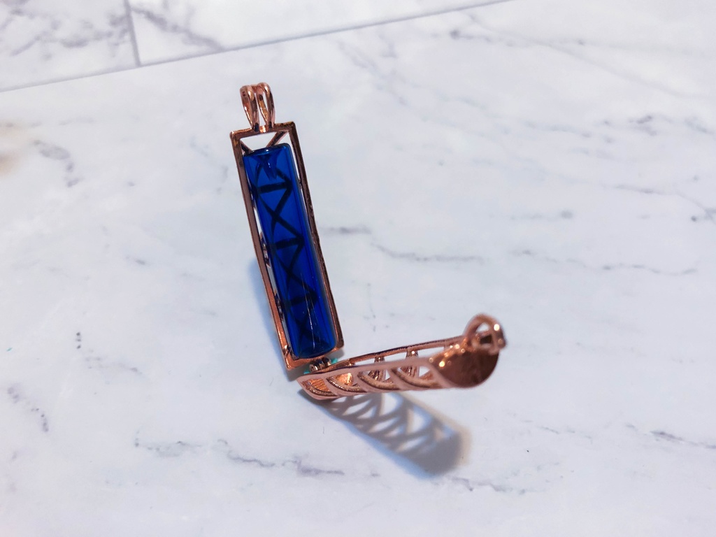 【アキヤ】香水入れ銀ネックレス