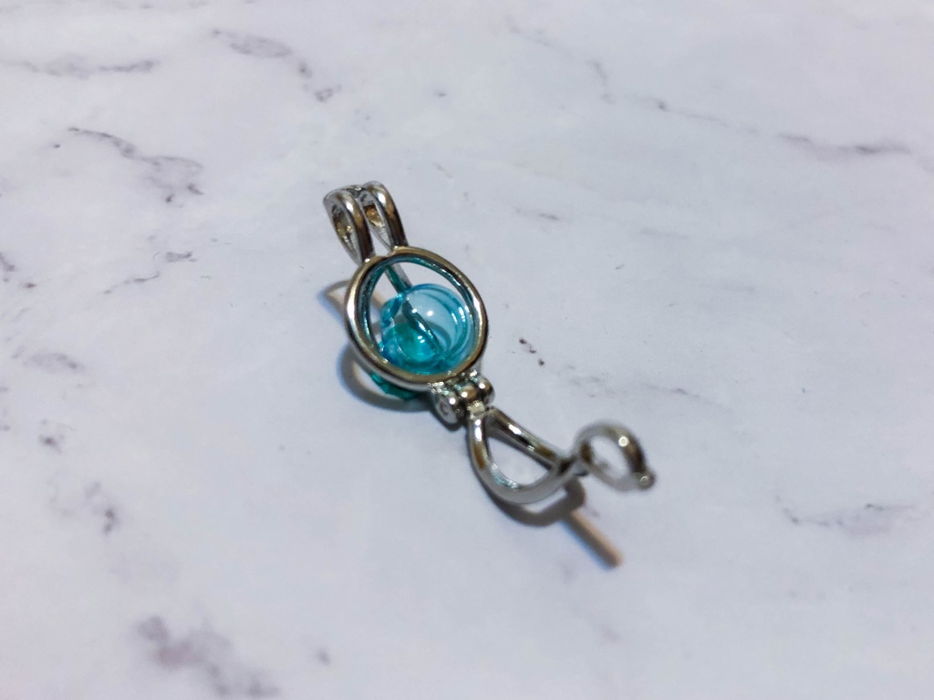 【アキヤ】香水入れ銀ネックレス