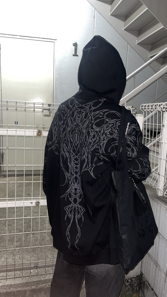 「リリス」パーカー 力人児