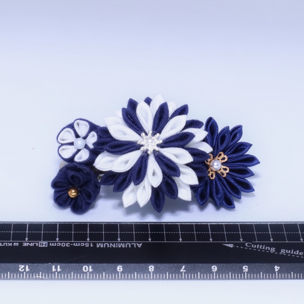 *T_010*【送料込】つまみ細工 バレッタ(紺)