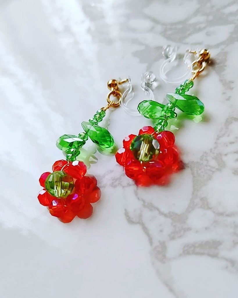 ビーズフラワーイヤリング