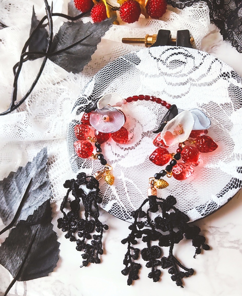 『Strawberry』(カチューシャ)