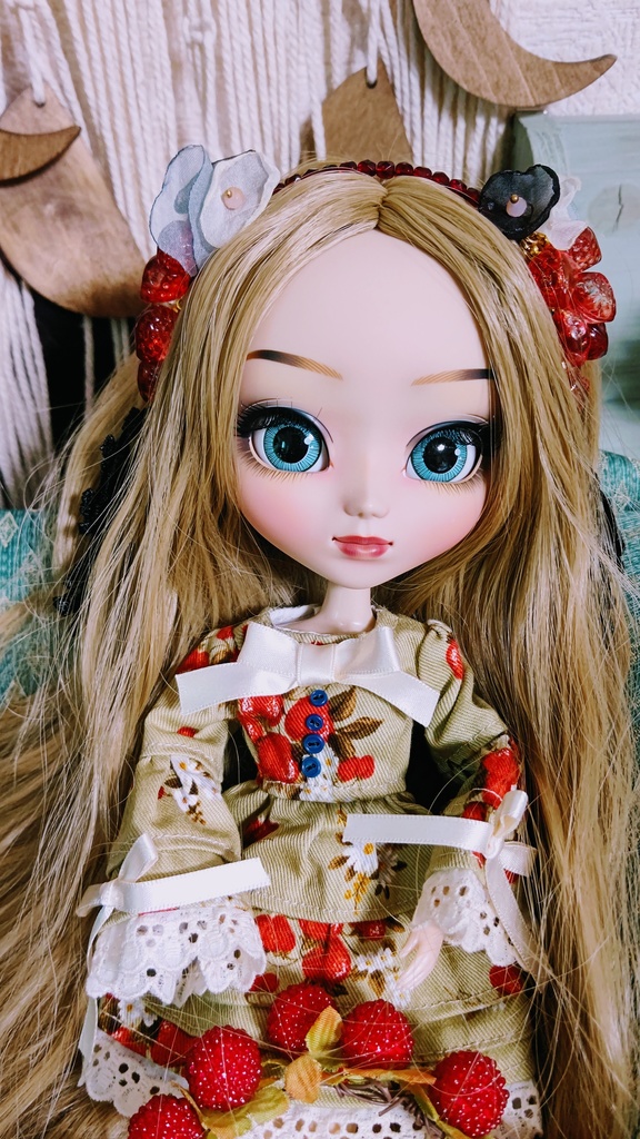 『Strawberry』(カチューシャ)