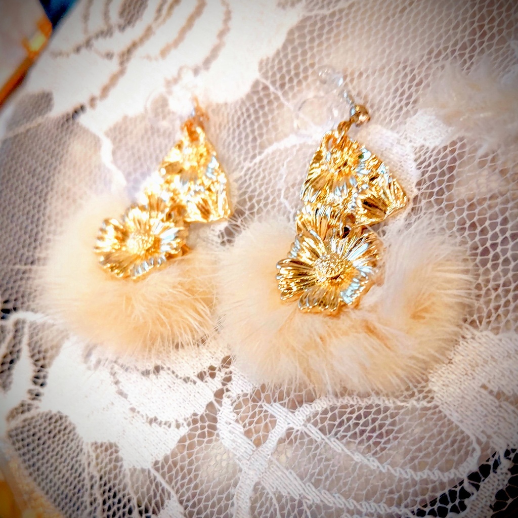 ゴールドフラワーイヤリング