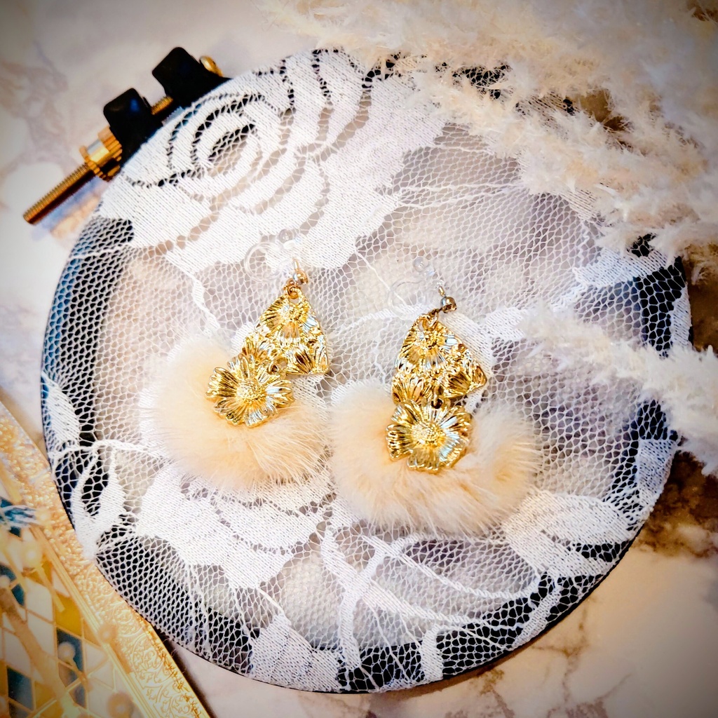 ゴールドフラワーイヤリング