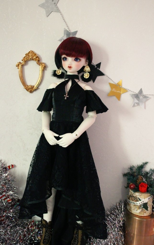 B品『ゴールドフラワーイヤリング』