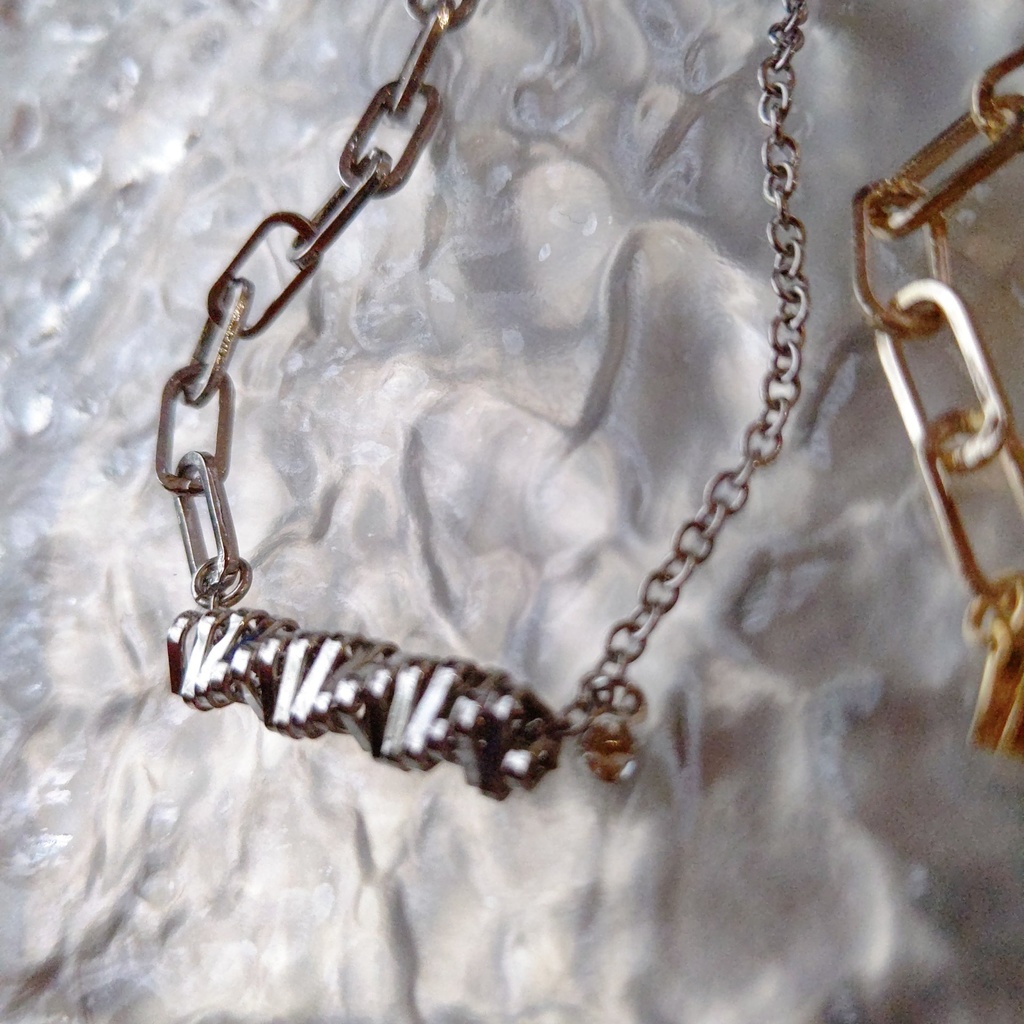 ゴールド/シルバーアシンメトリーネックレス