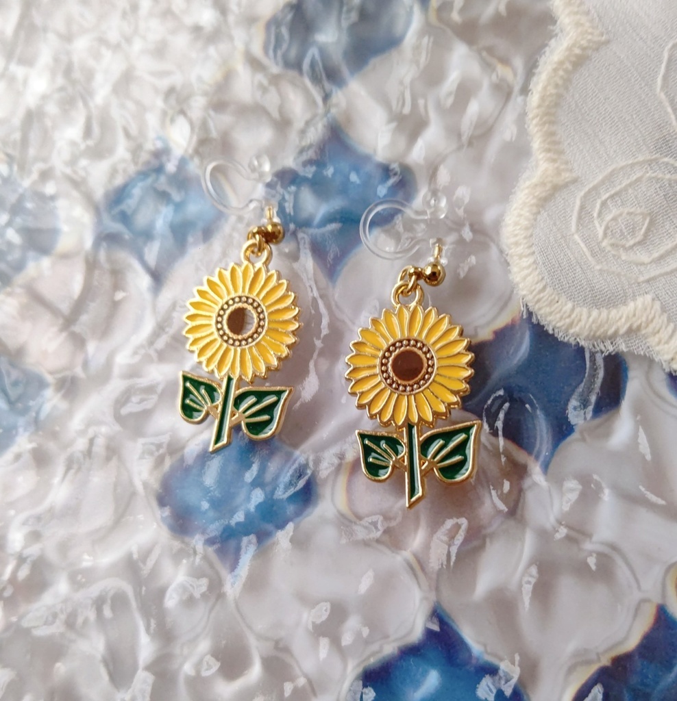 ヒマワリイヤリング🌻