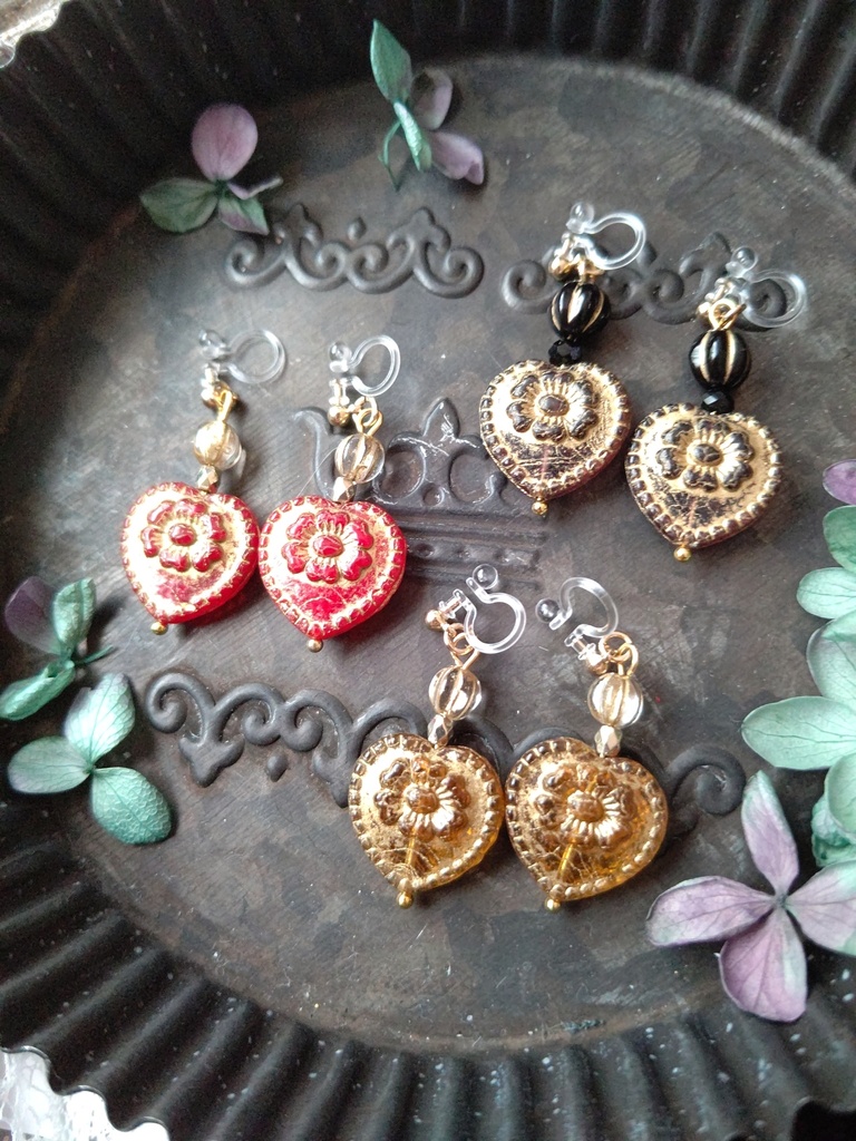 『魔法瓶ピアス』