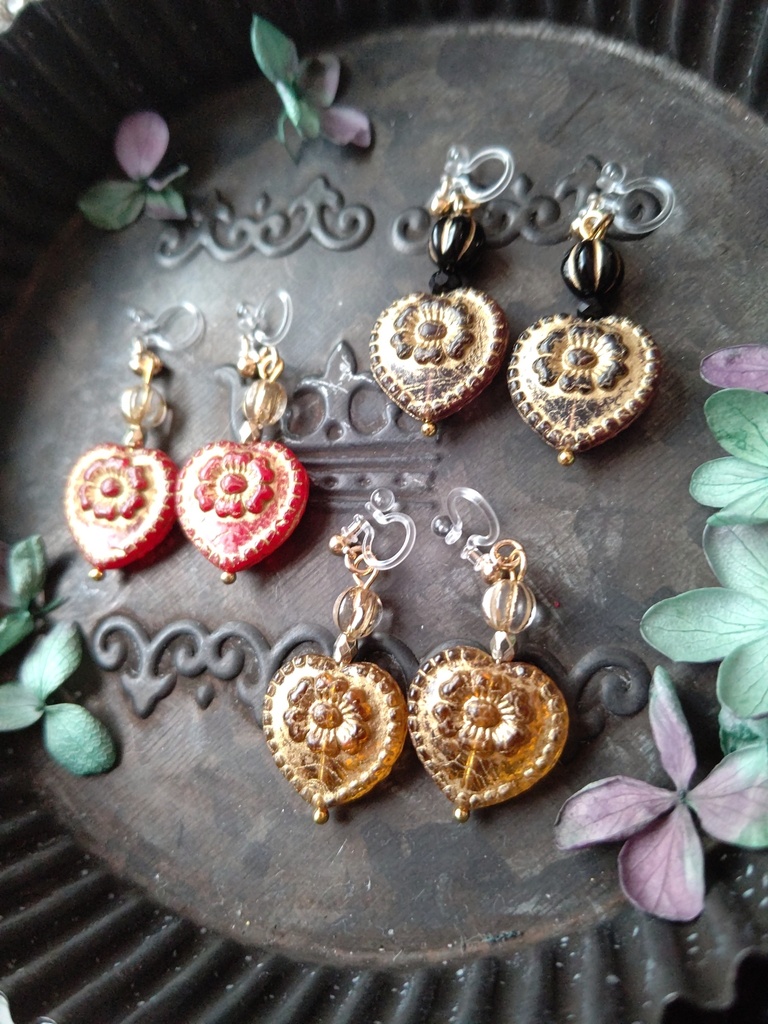 『魔法瓶ピアス』