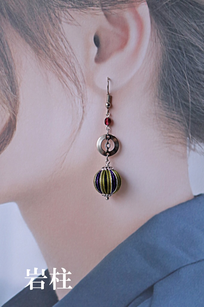 柱イメージ 巻玉ピアス