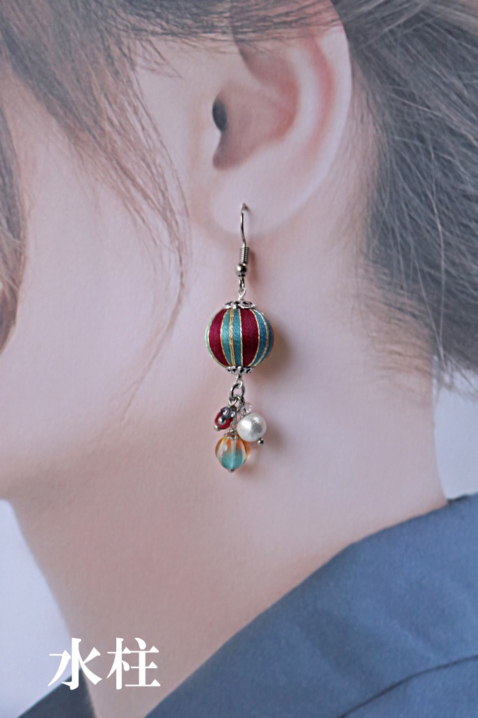 柱イメージ 巻玉ピアス