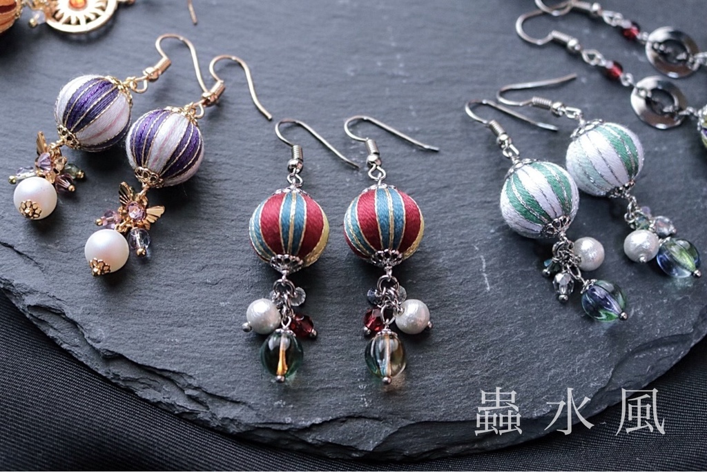 柱イメージ 巻玉ピアス