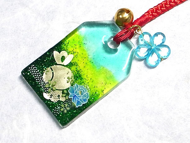 レジン根付「おまもり」