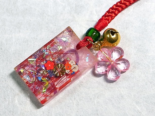 レジン根付「緋袍」