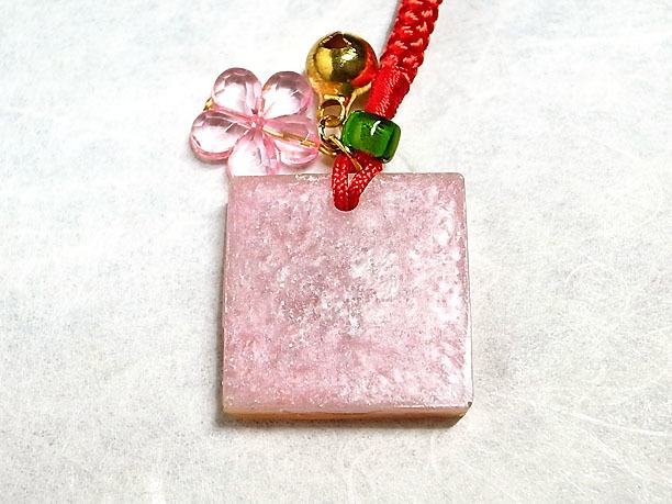 レジン根付「緋袍」