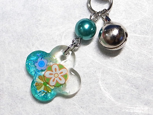 レジンストラップチャーム「花野」