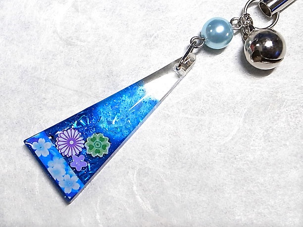 レジンストラップチャーム「三碧」