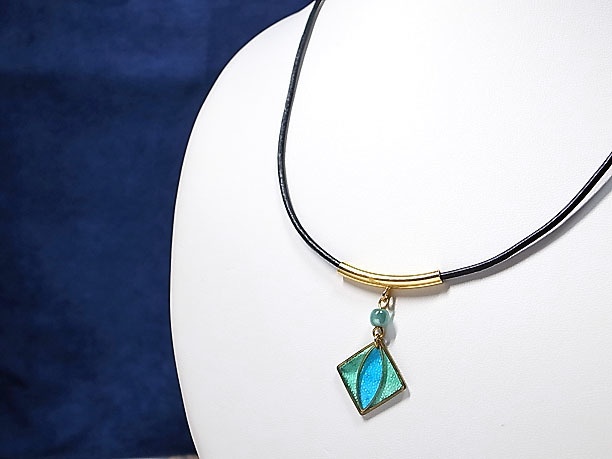 レジンペンダント「慧眼」