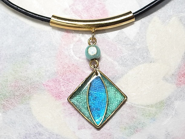 レジンペンダント「慧眼」